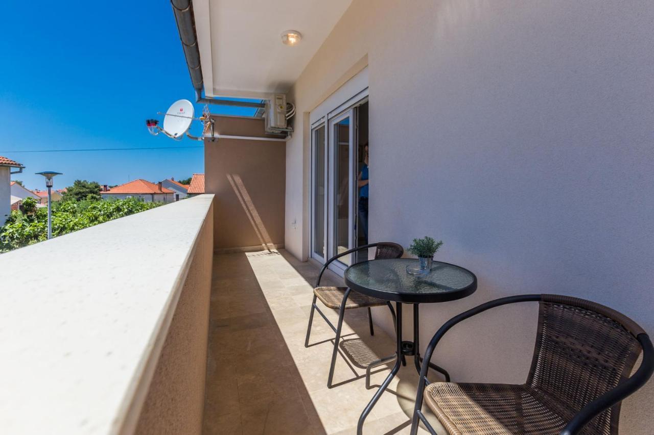 2Sis 2 Apartments Zadar Habitación foto